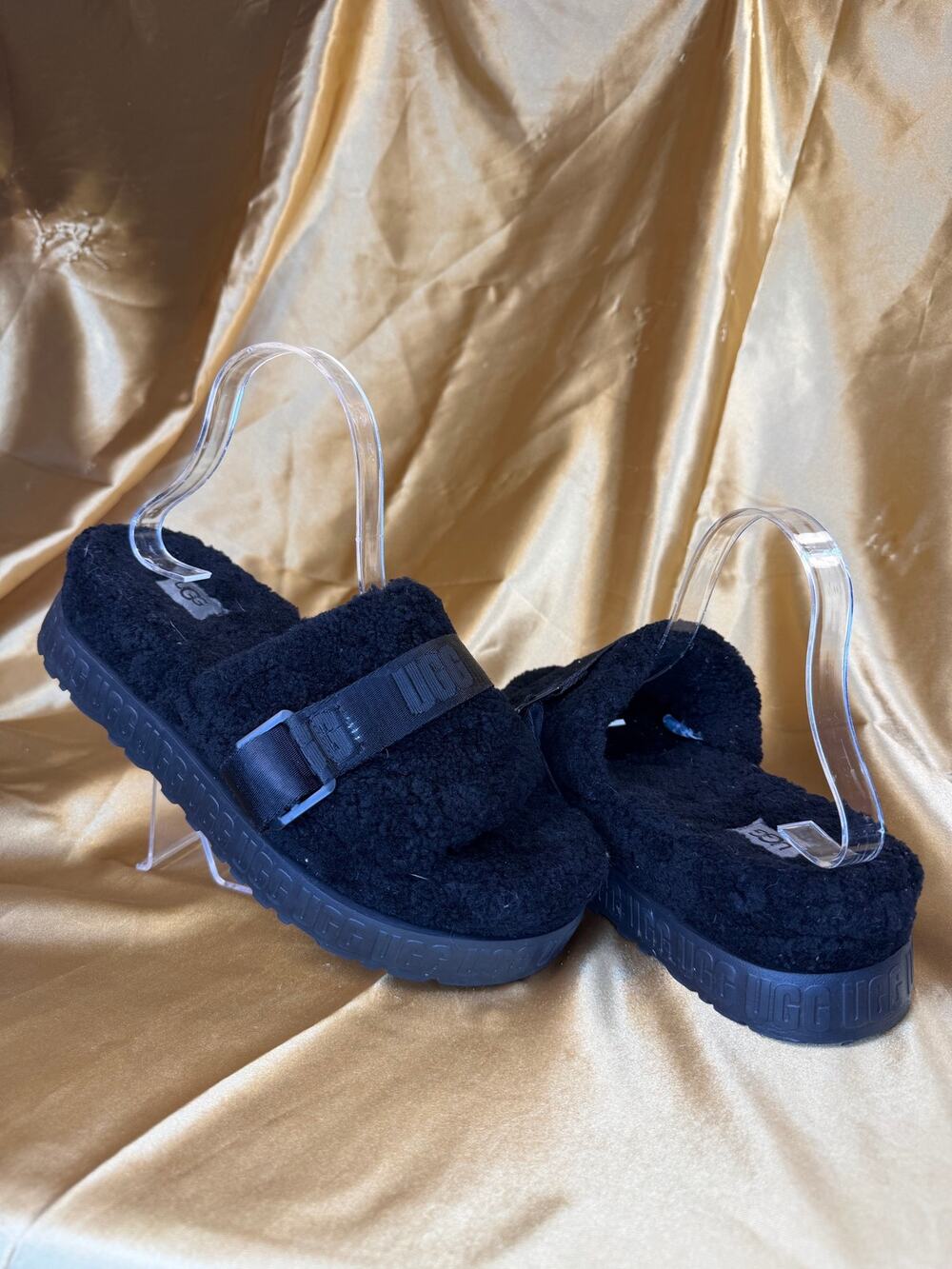 Ugg Fluffita Black Platform Sandal Womens Size 9 Fuzzy Slip On Comfort Shoes